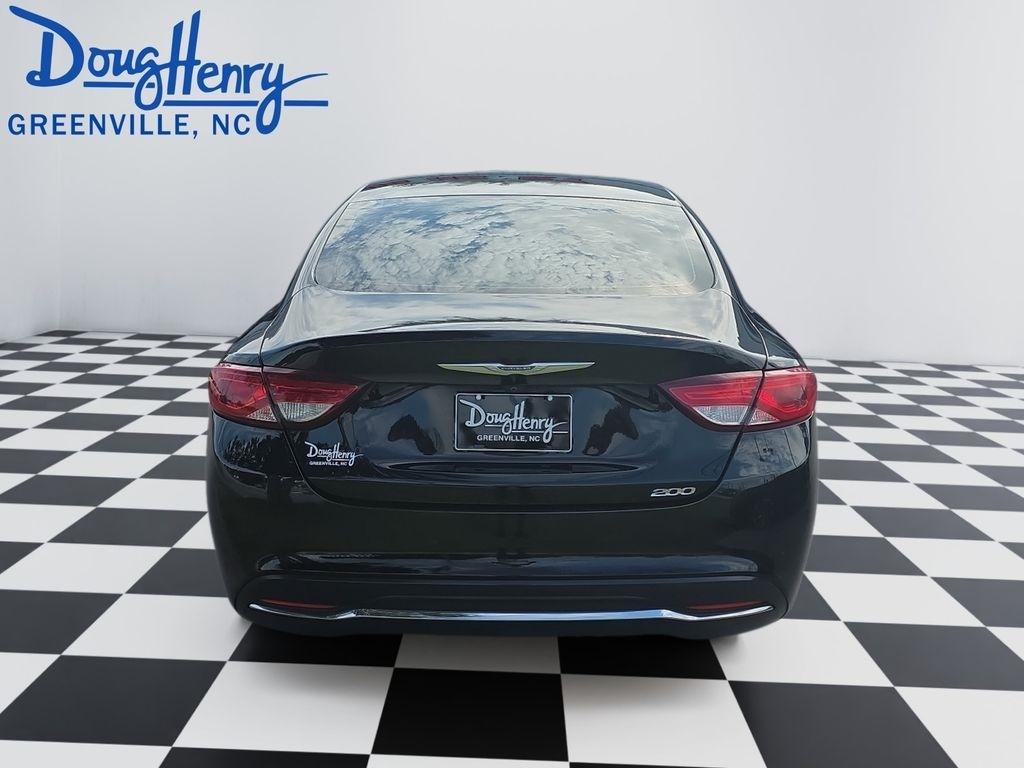 Chrysler 200  2016