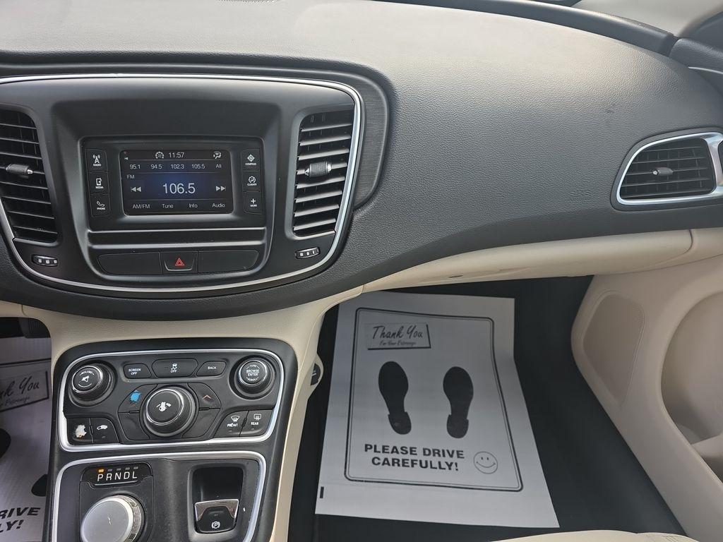 Chrysler 200  2016