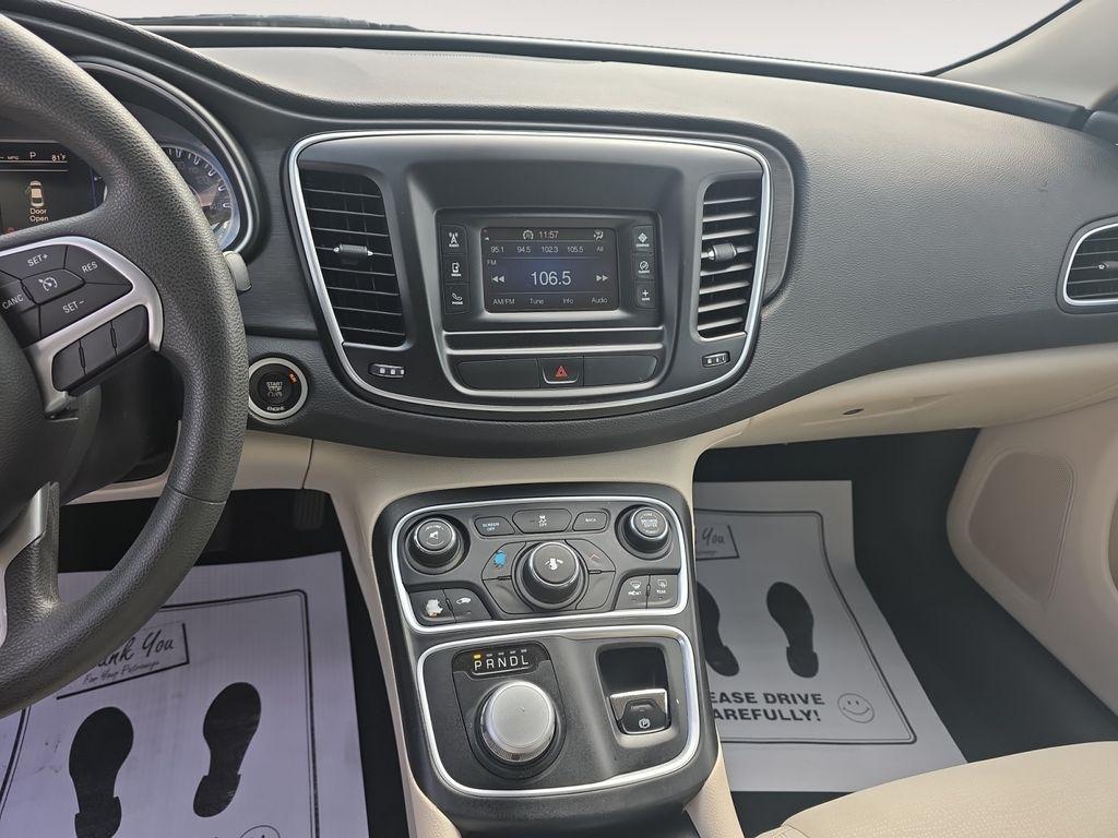 Chrysler 200  2016
