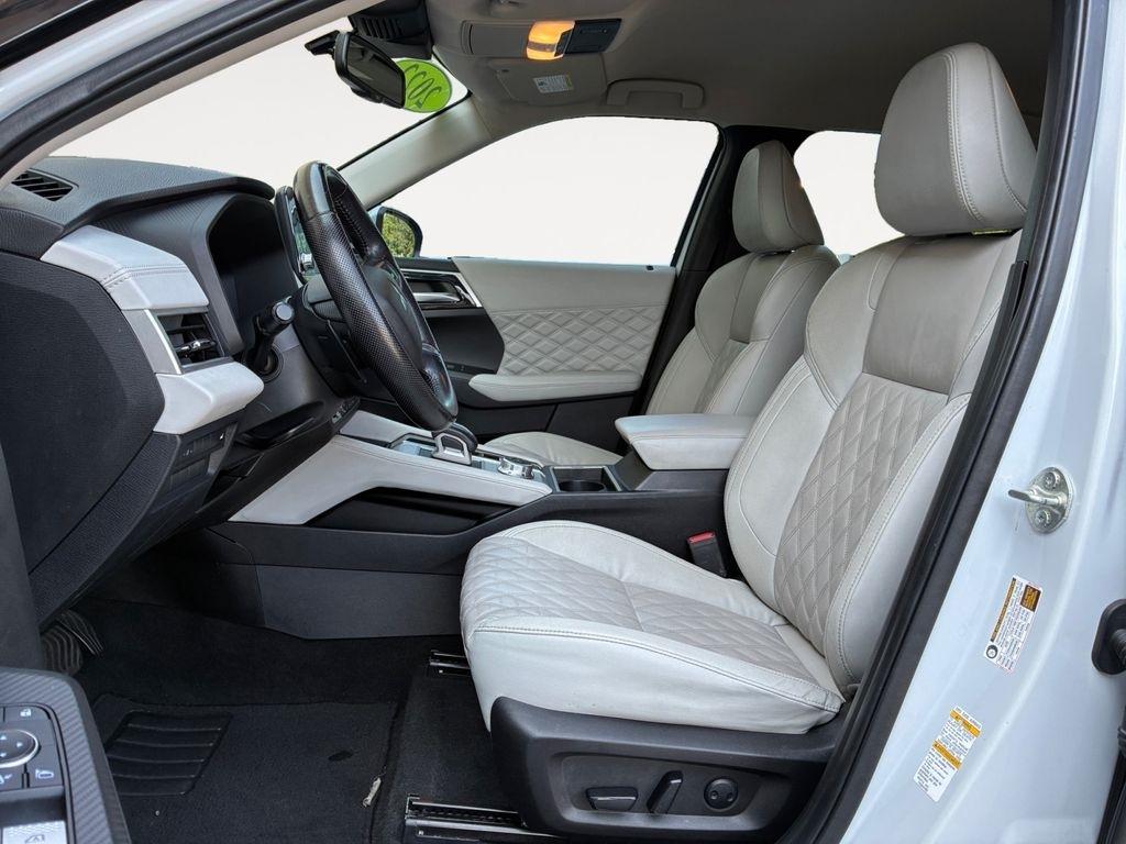Mitsubishi Outlander  2022