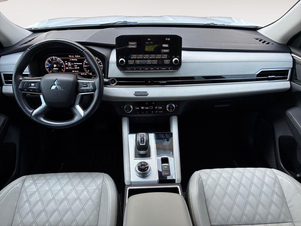 Mitsubishi Outlander  2022