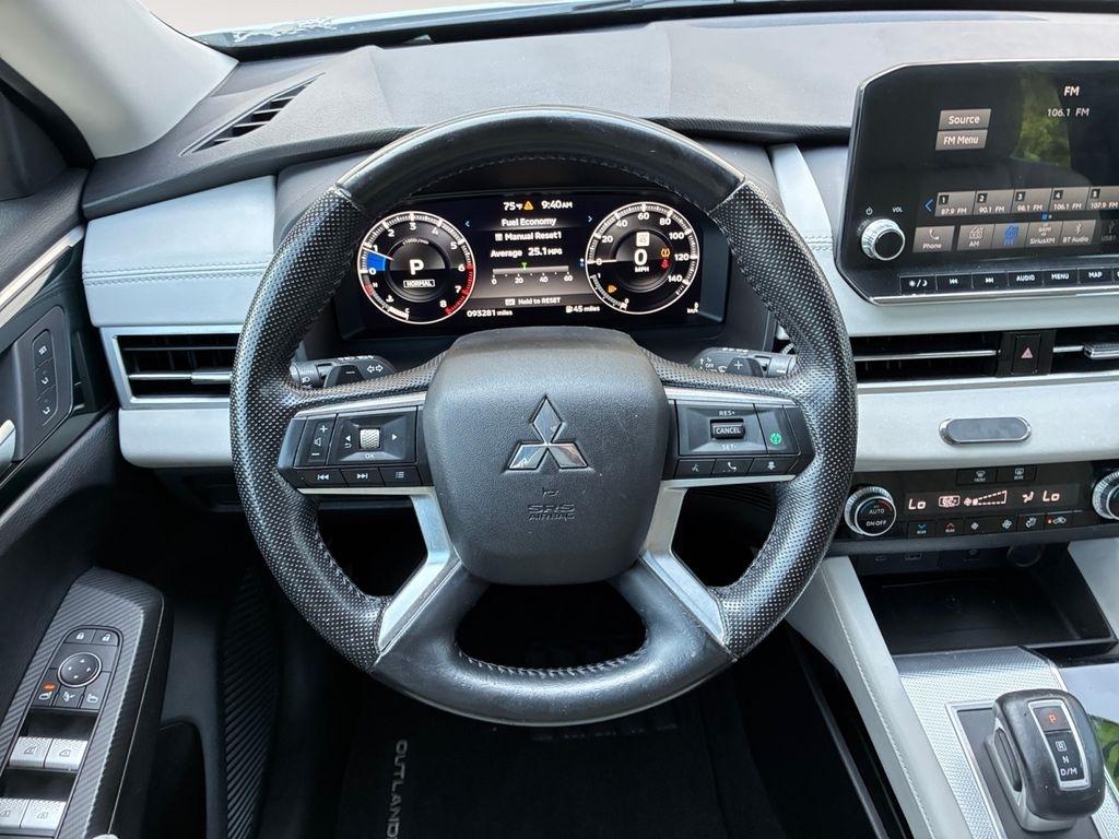 Mitsubishi Outlander  2022