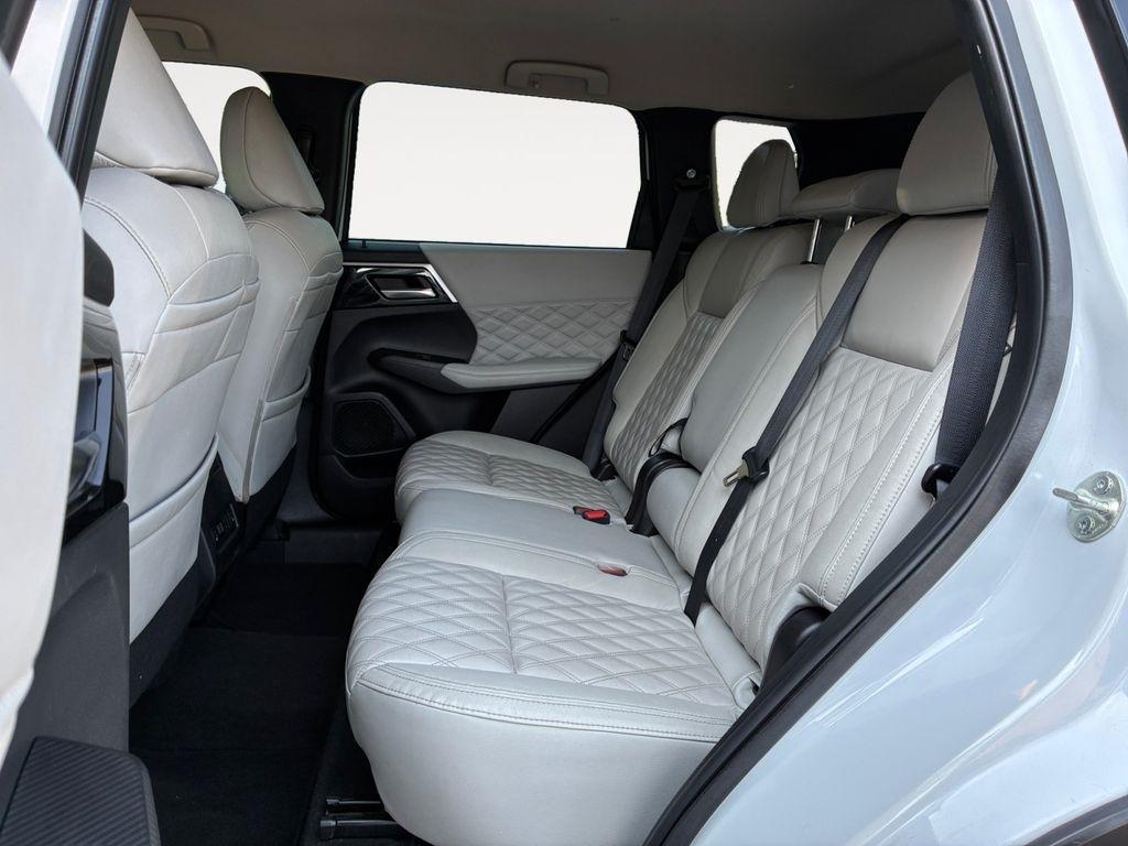 Mitsubishi Outlander  2022