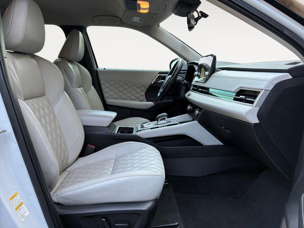 Mitsubishi Outlander  2022