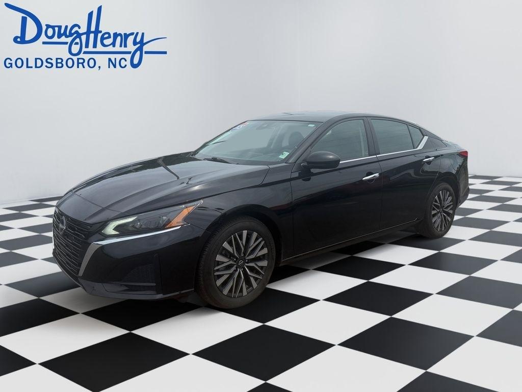 Nissan Altima  2025