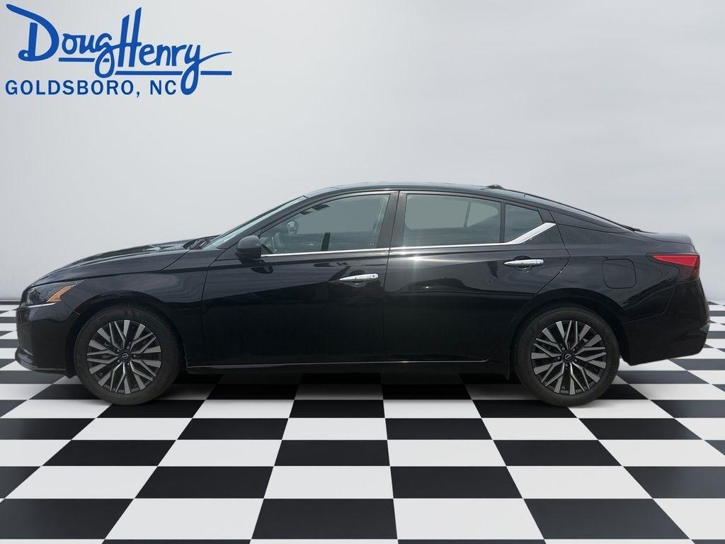 Nissan Altima  2025
