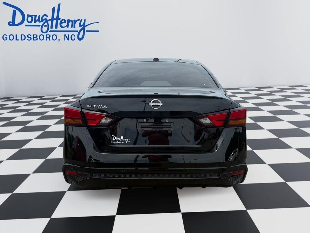 Nissan Altima  2025