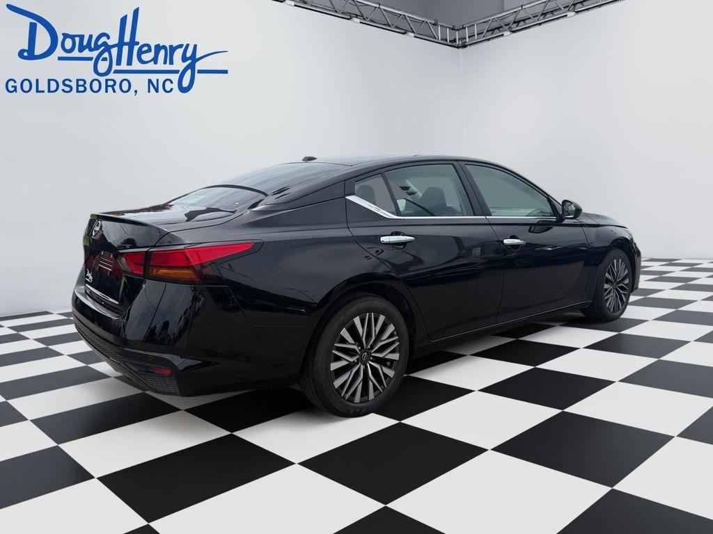 Nissan Altima  2025