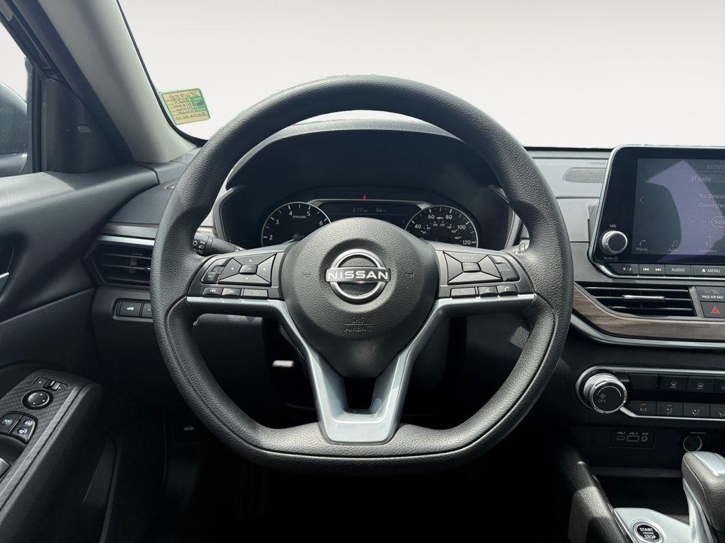 Nissan Altima  2025