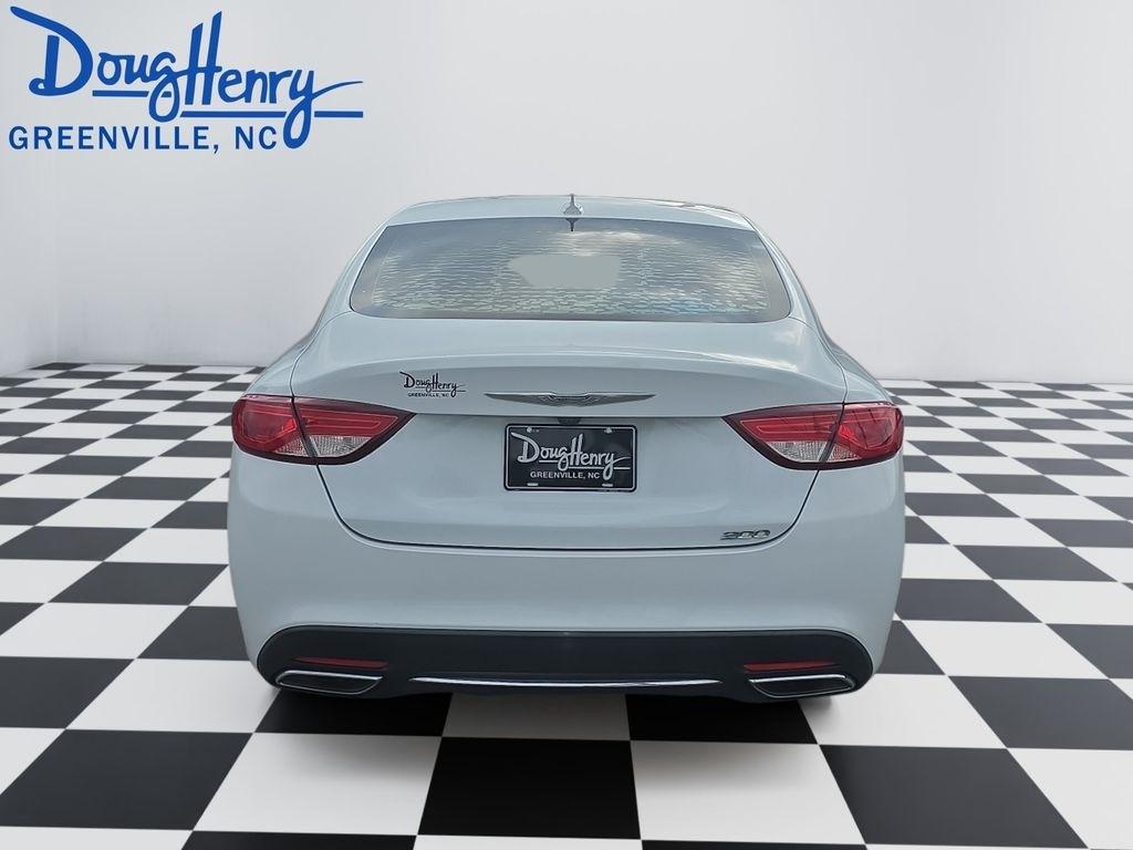 Chrysler 200  2017