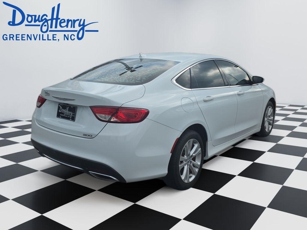 Chrysler 200  2017