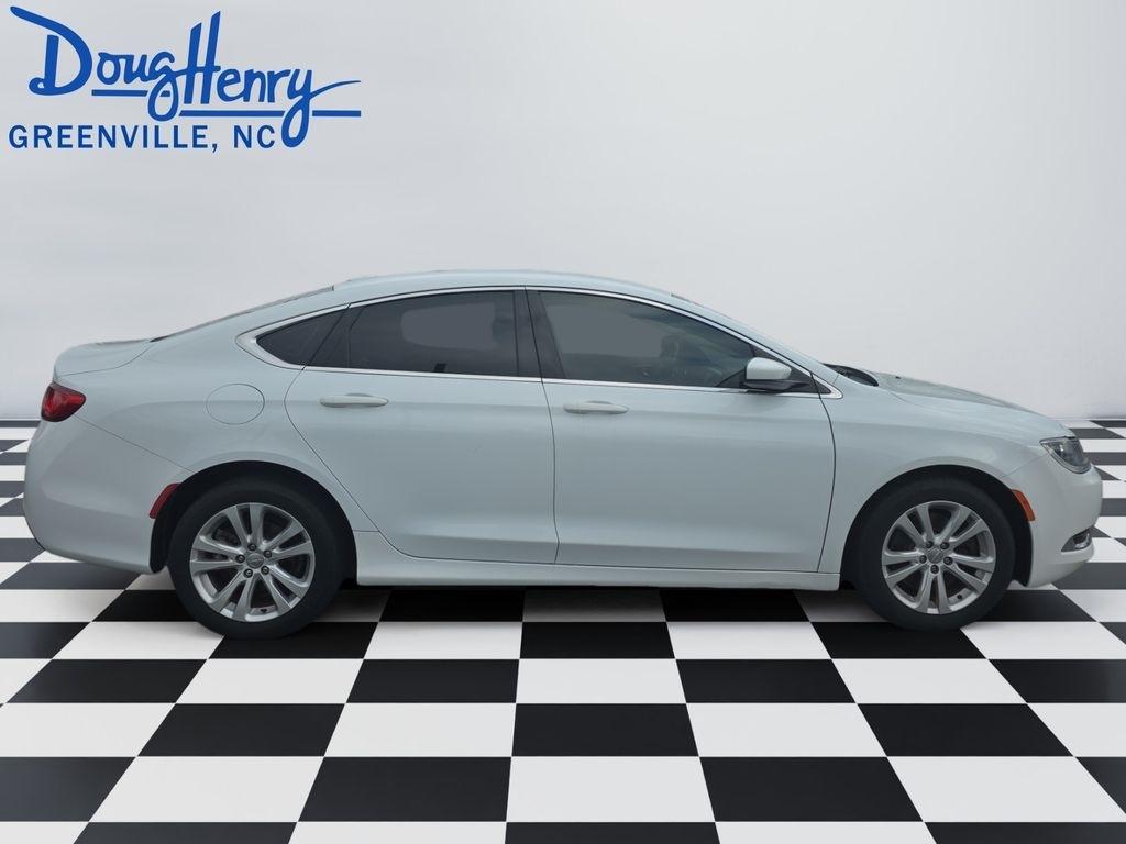 Chrysler 200  2017