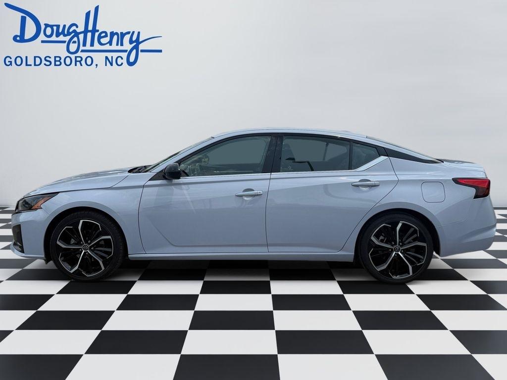 Nissan Altima  2024