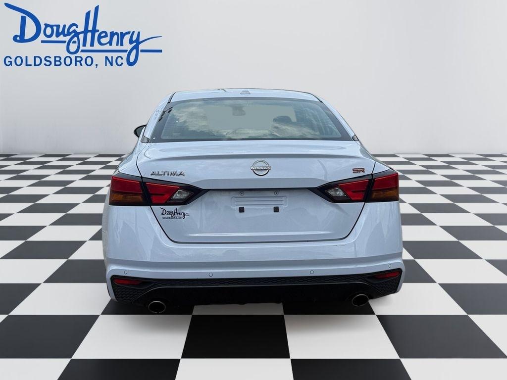 Nissan Altima  2024
