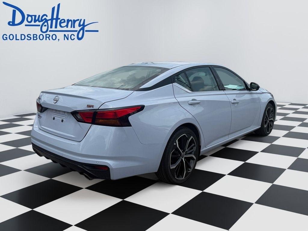 Nissan Altima  2024