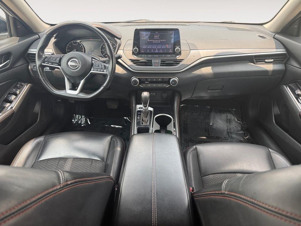 Nissan Altima  2024