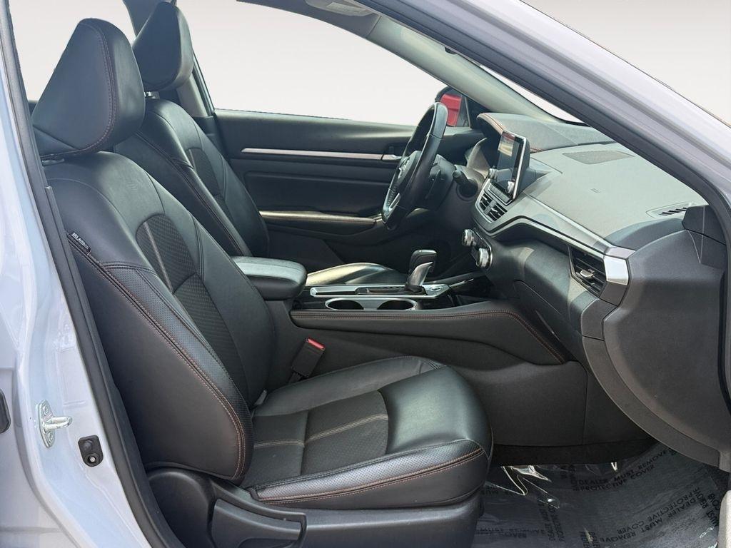 Nissan Altima  2024