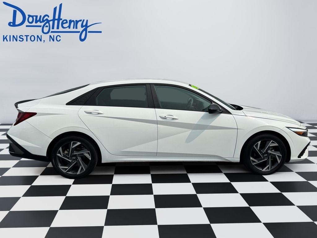 Hyundai Elantra  2025