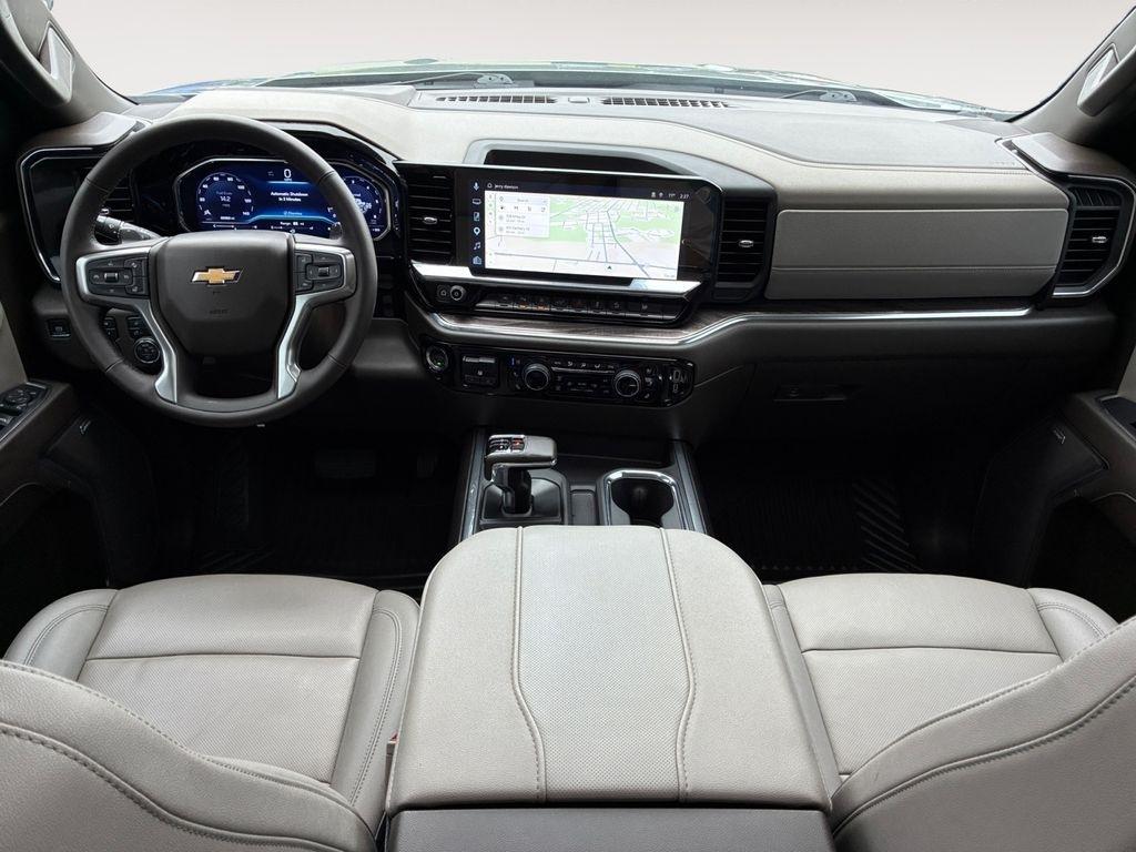 Chevrolet Silverado 1500  2025