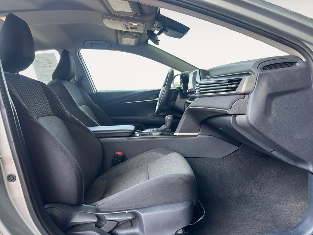 Toyota Camry  2025
