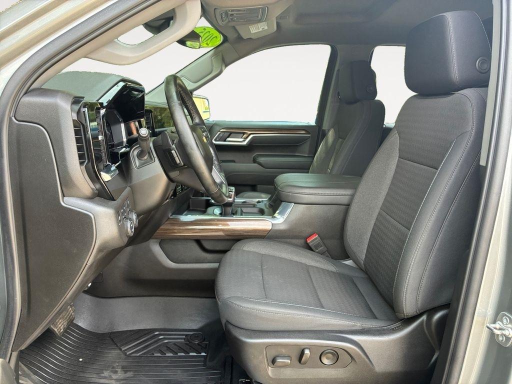 Chevrolet Silverado 1500  2025