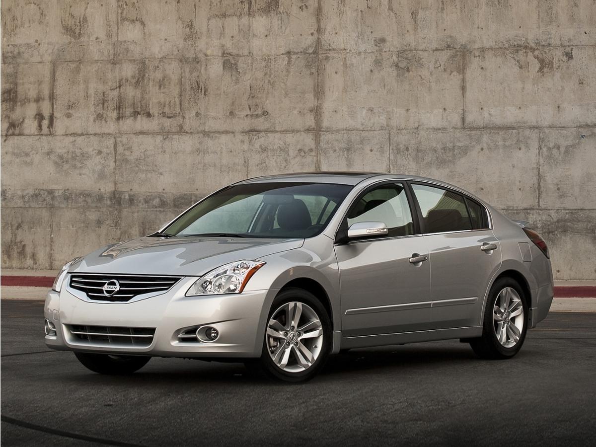 Nissan Altima  2011