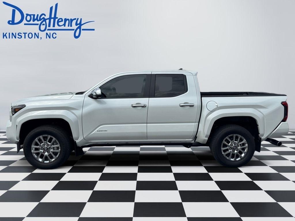 Toyota Tacoma 4WD  2025