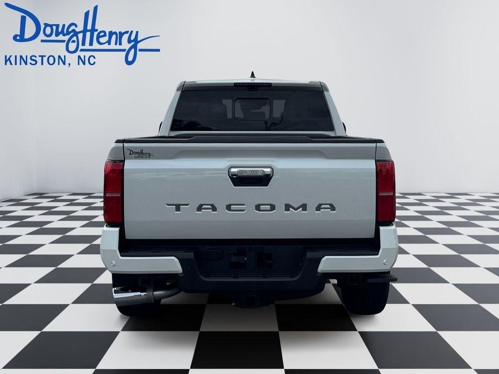 Toyota Tacoma 4WD  2025