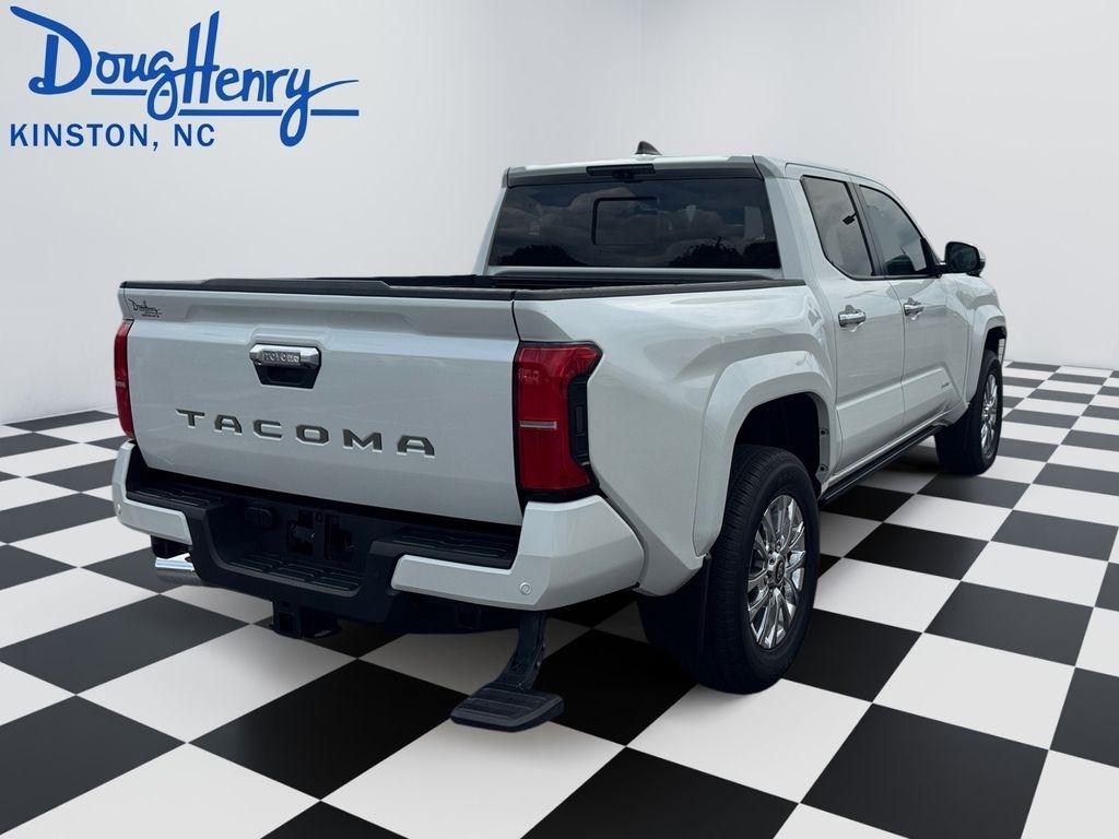 Toyota Tacoma 4WD  2025