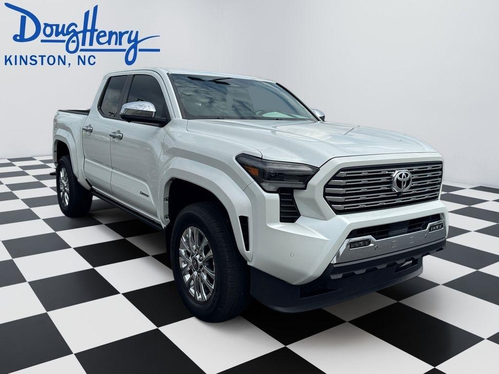 Toyota Tacoma 4WD  2025