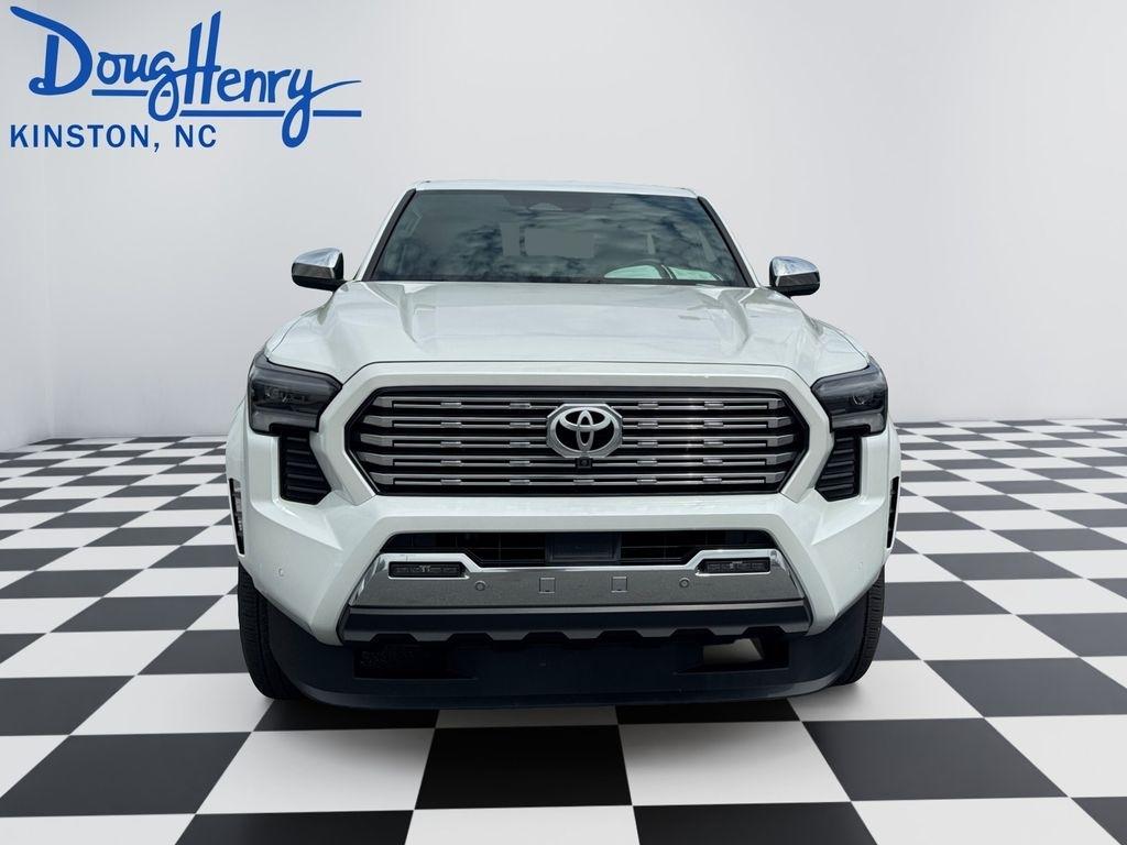 Toyota Tacoma 4WD  2025
