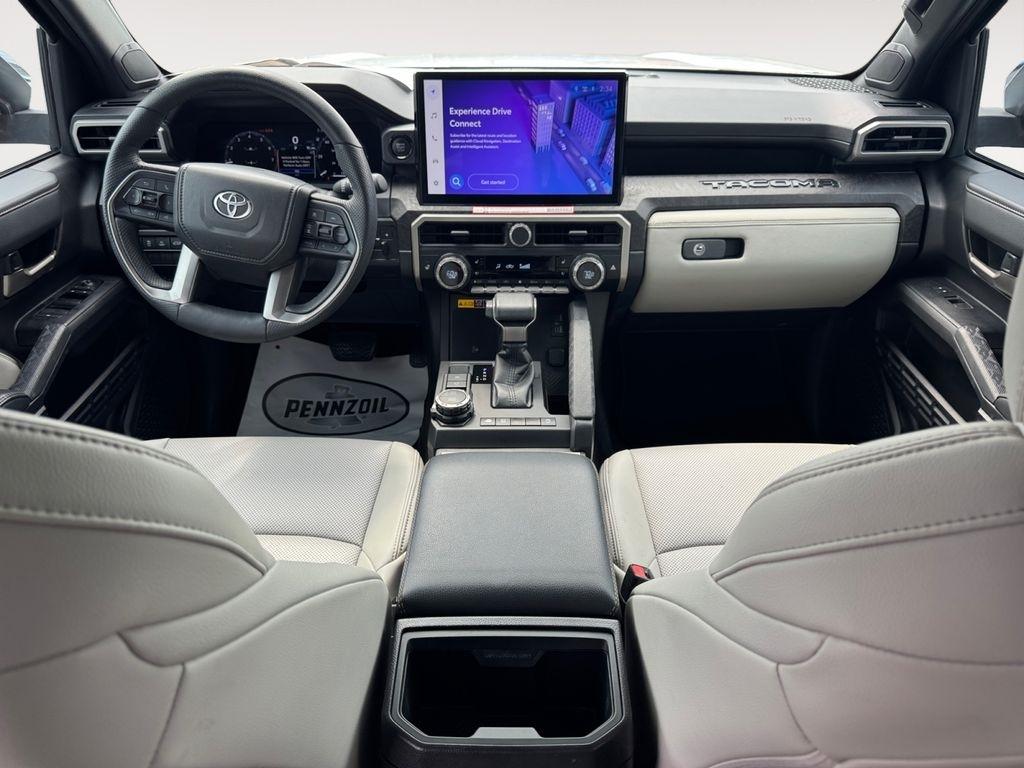 Toyota Tacoma 4WD  2025