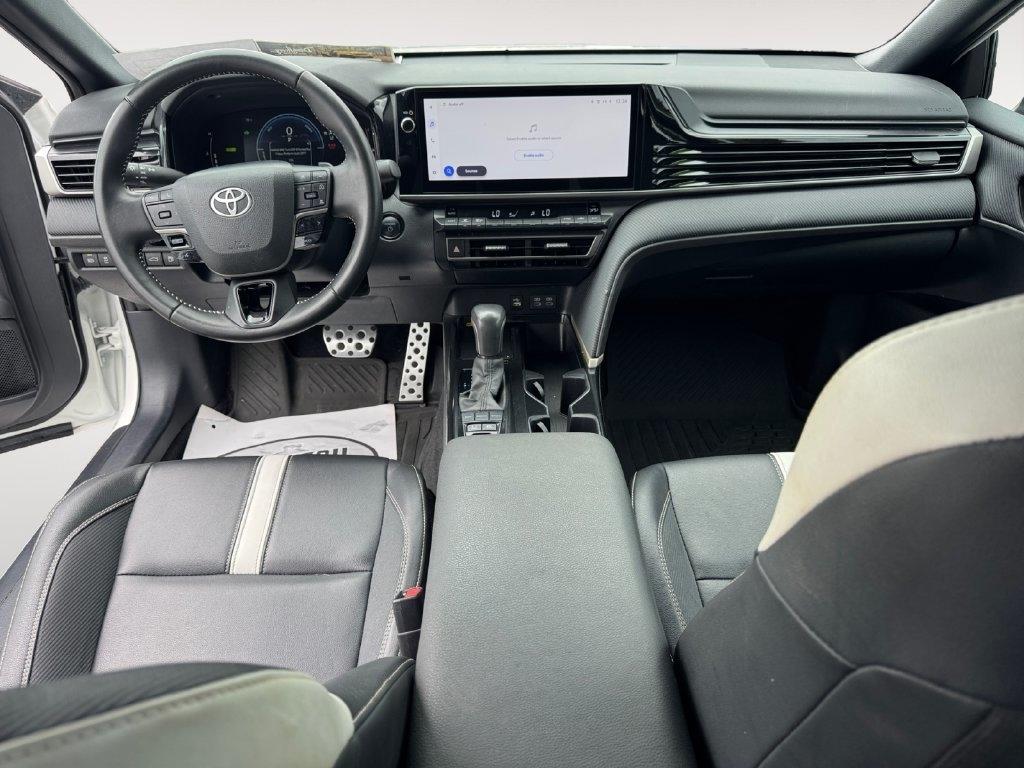 Toyota Camry  2025