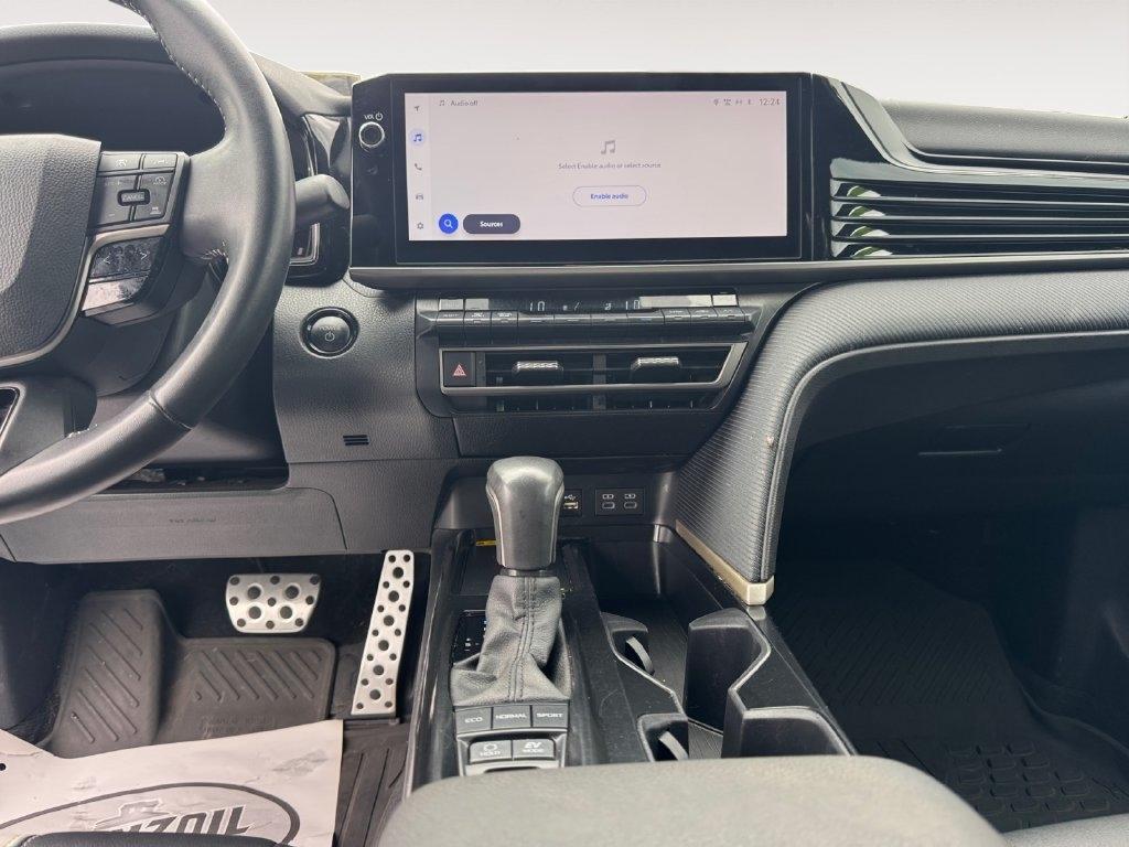 Toyota Camry  2025
