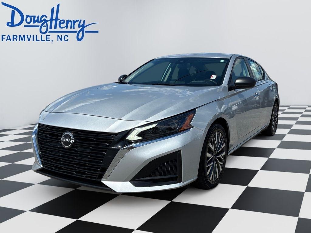 Nissan Altima  2024