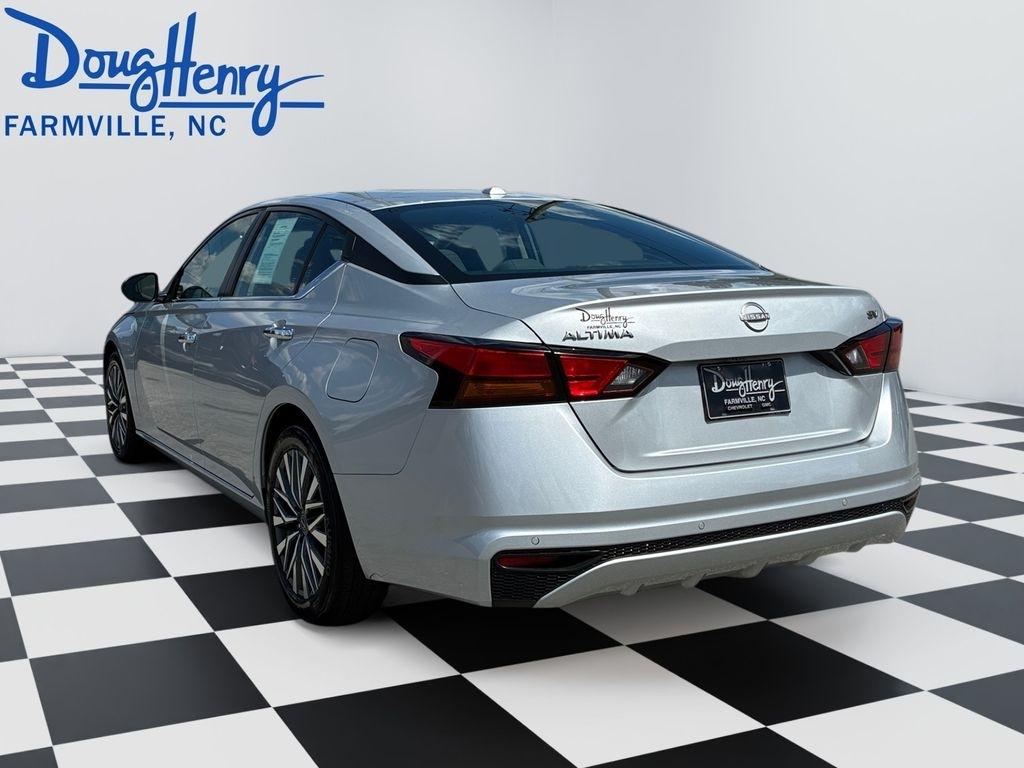 Nissan Altima  2024