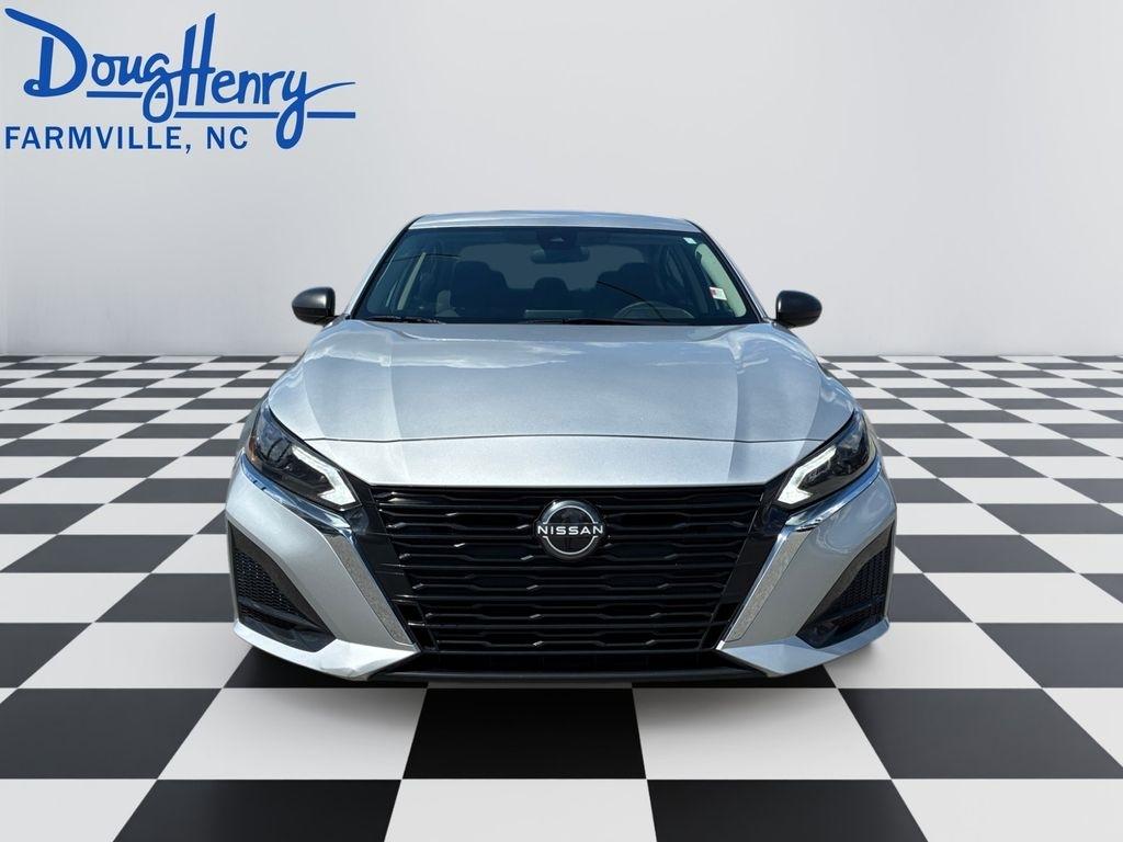 Nissan Altima  2024