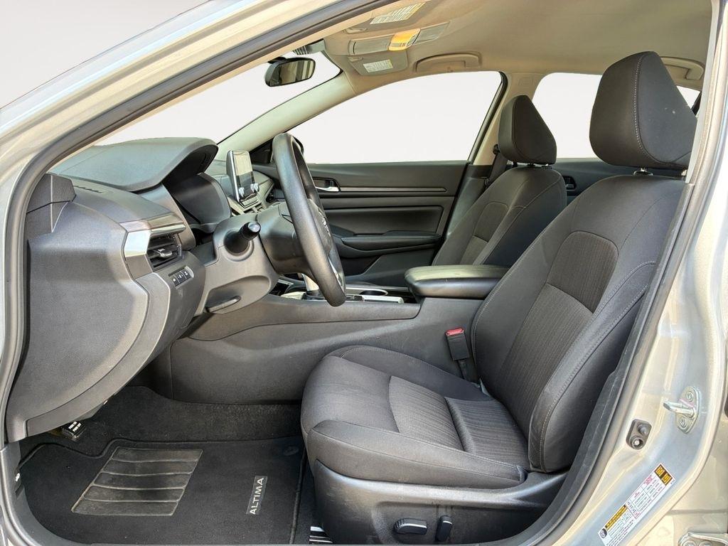 Nissan Altima  2024