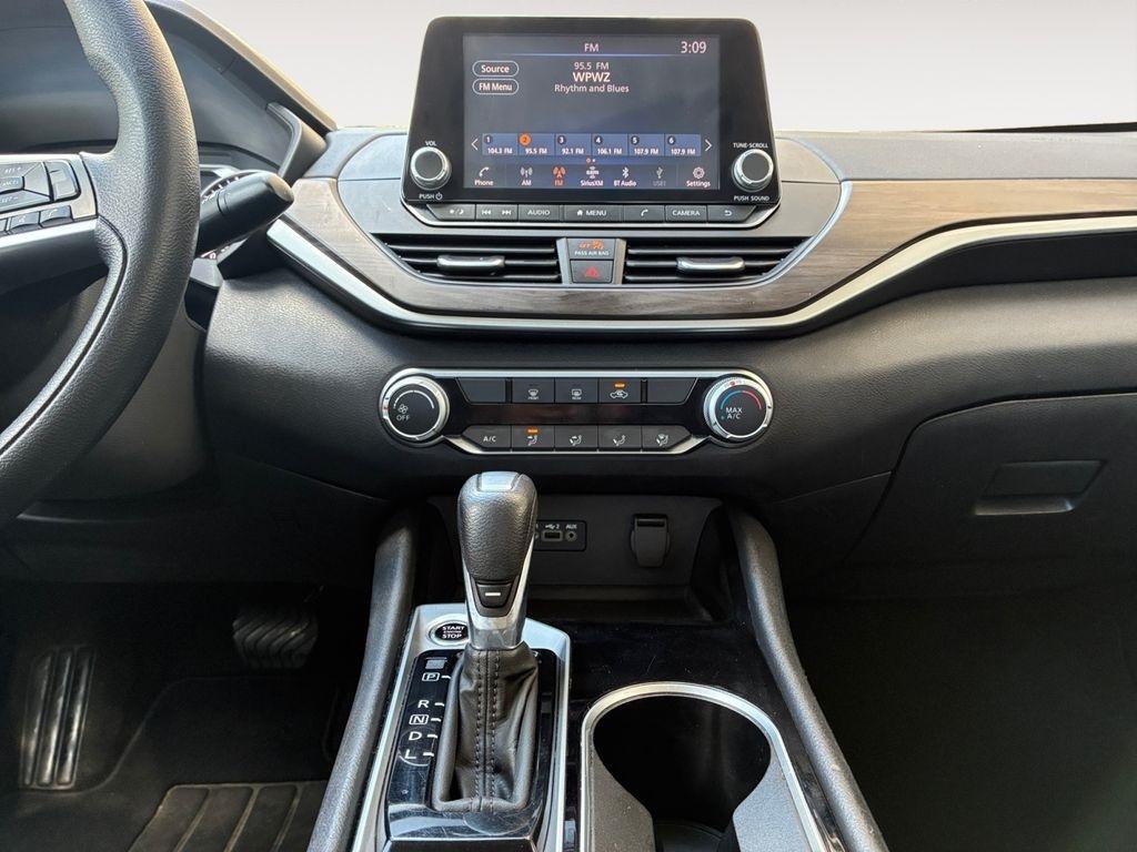 Nissan Altima  2024