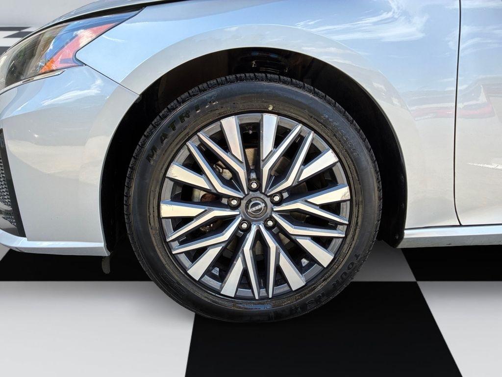 Nissan Altima  2024