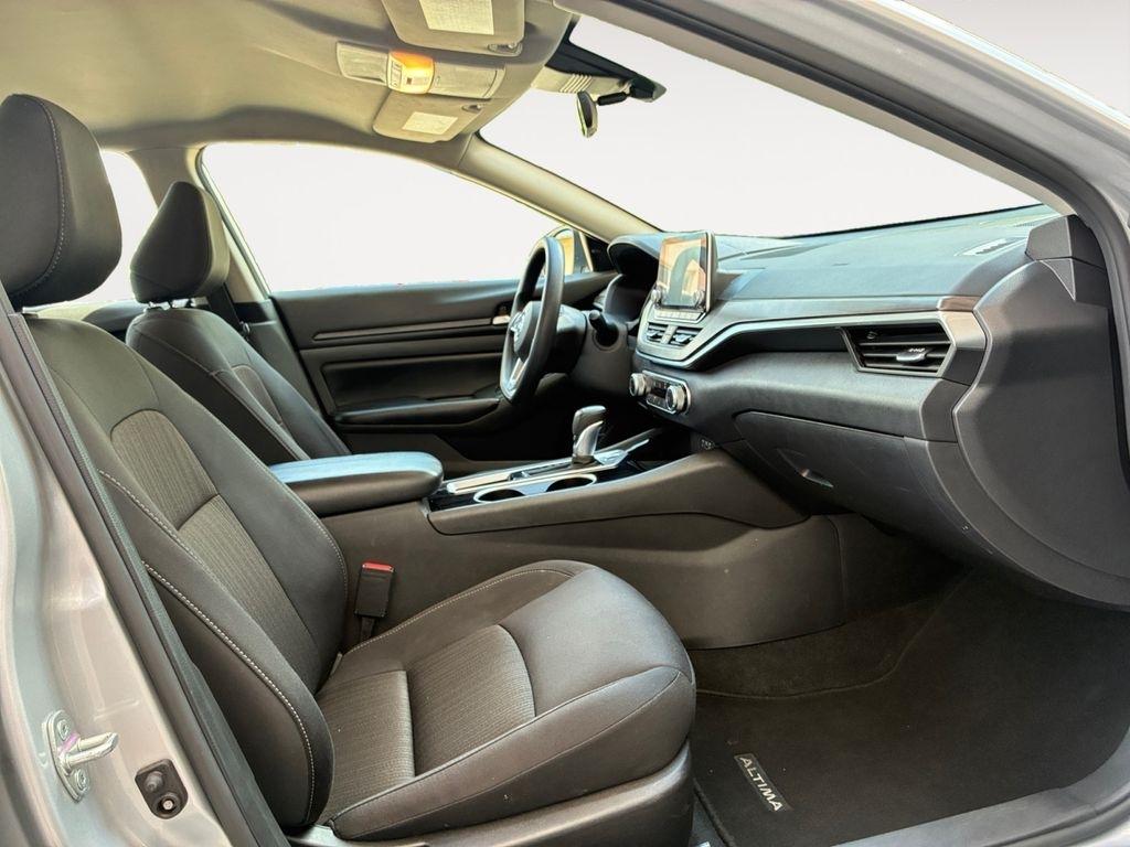 Nissan Altima  2024