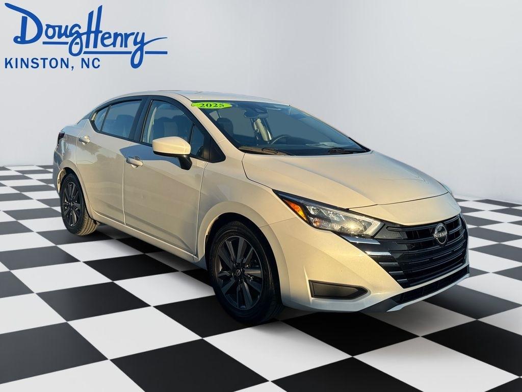 Nissan Versa  2025