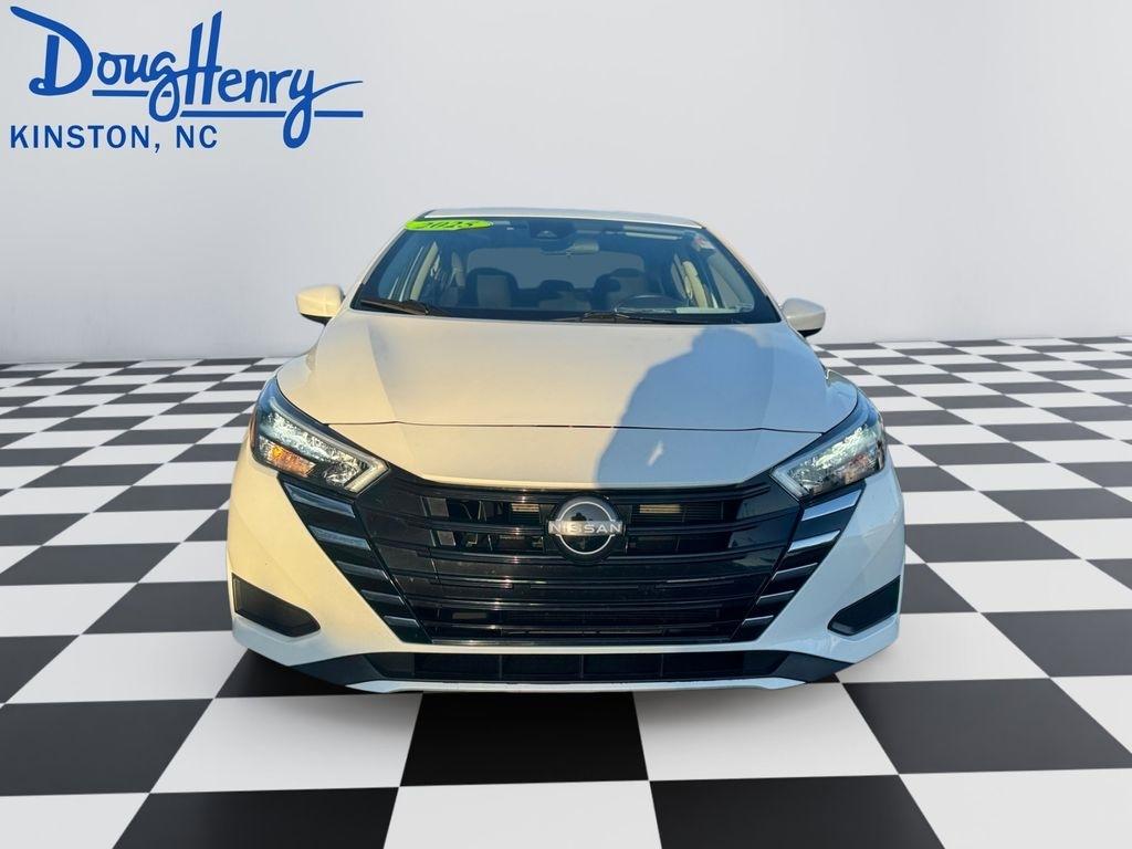 Nissan Versa  2025
