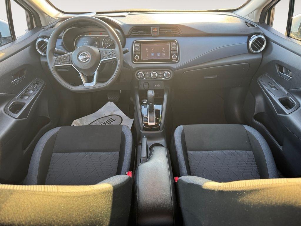 Nissan Versa  2025
