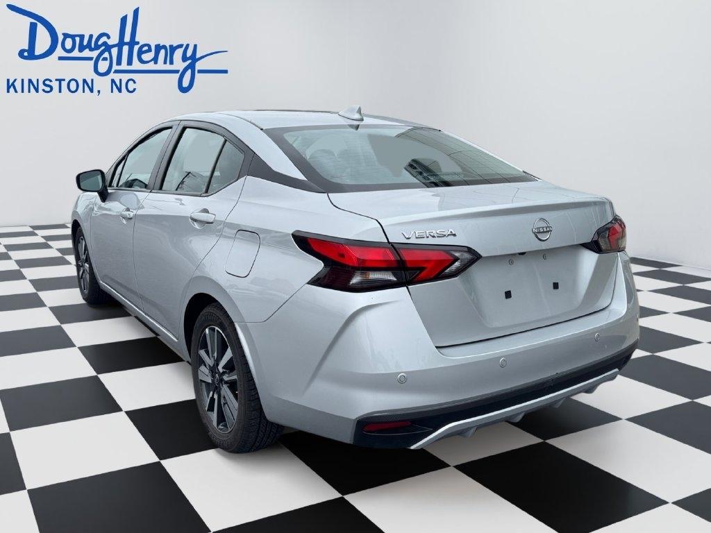Nissan Versa  2025