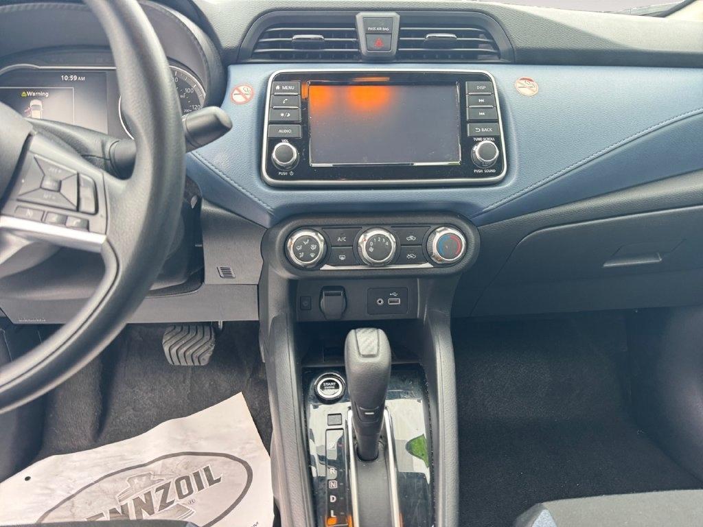 Nissan Versa  2025