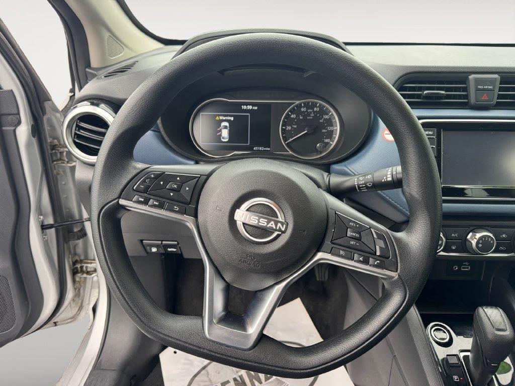 Nissan Versa  2025