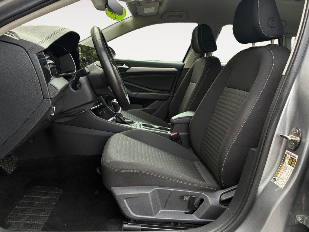 Volkswagen Jetta  2025