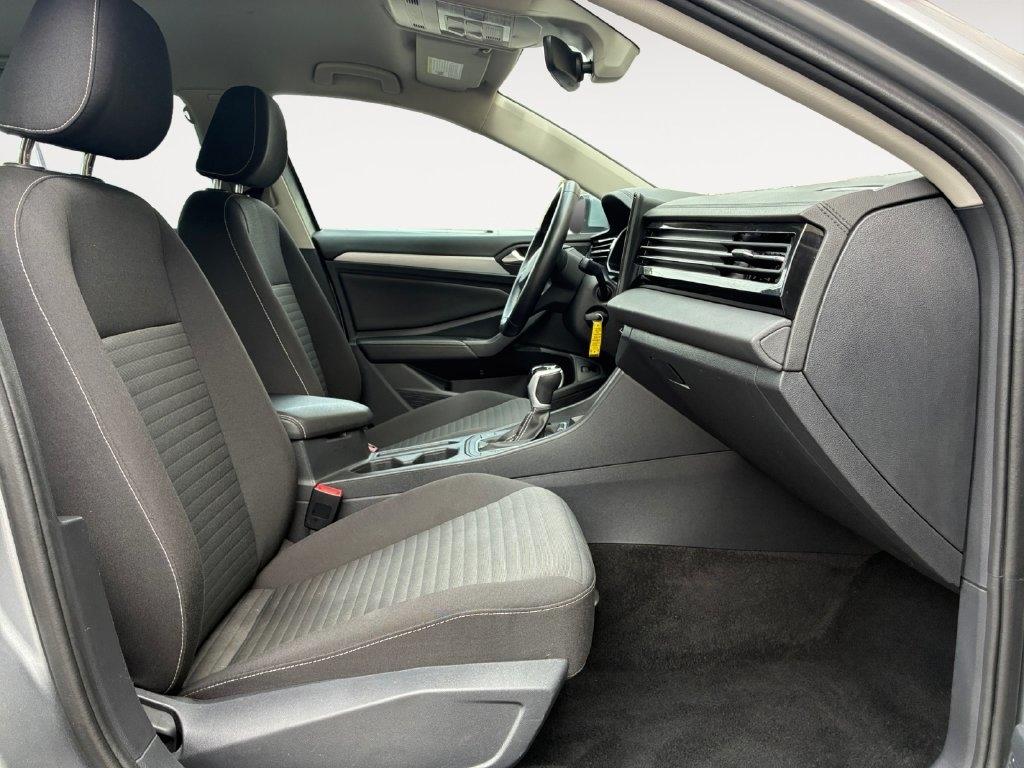 Volkswagen Jetta  2025
