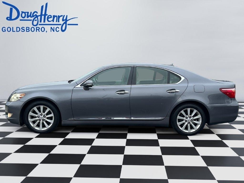 Lexus LS 460  2012